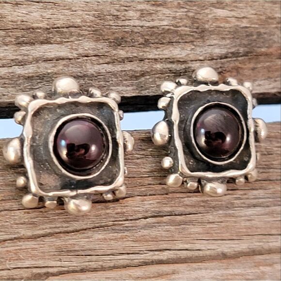 Vintage Sterling Square Beaded Edge Red Cab Post Earrings - Picture 3 of 6